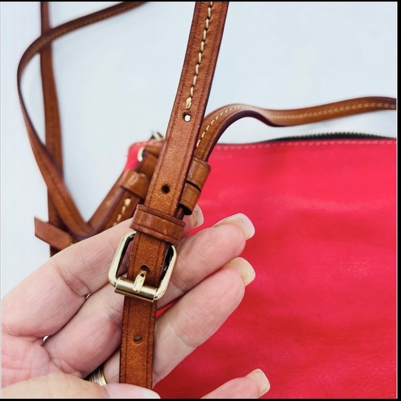 $SALE$DOONEY & BOURKE SALMON CROSSBODY REVERSIBLE PURSE WITH 2 POCKETS IN BACK - Picture 8 of 16